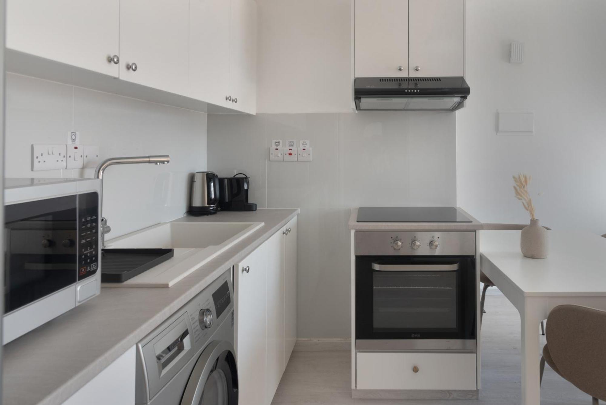 Phaedrus Living Terra Cotta Flat Paphos
